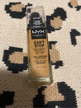 NYX Can't Stop Won't Stop Foundation - I Warm Honey Tone